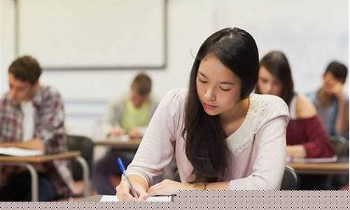 学数字经济 以后能干嘛(普通人如何参与数字经济)_https://www.luoxuangg888.com_深交所_第1张